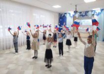 Торжественная линейка, посвященная военно-патриотическому воспитанию